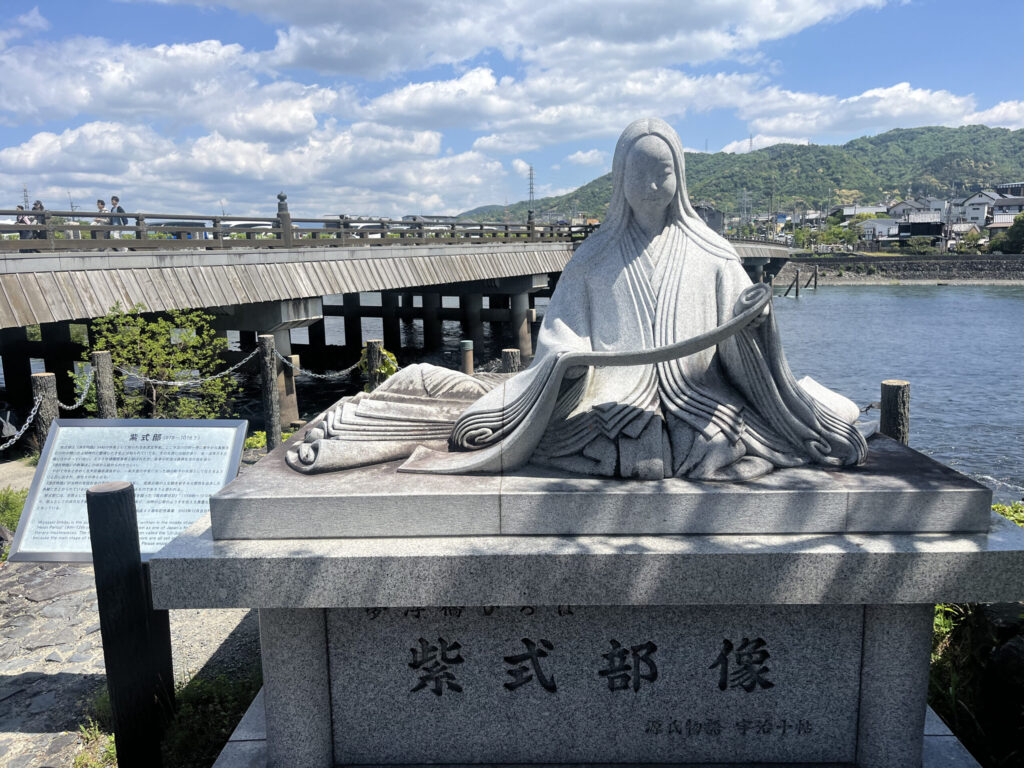 Murasaki Shikibu statue