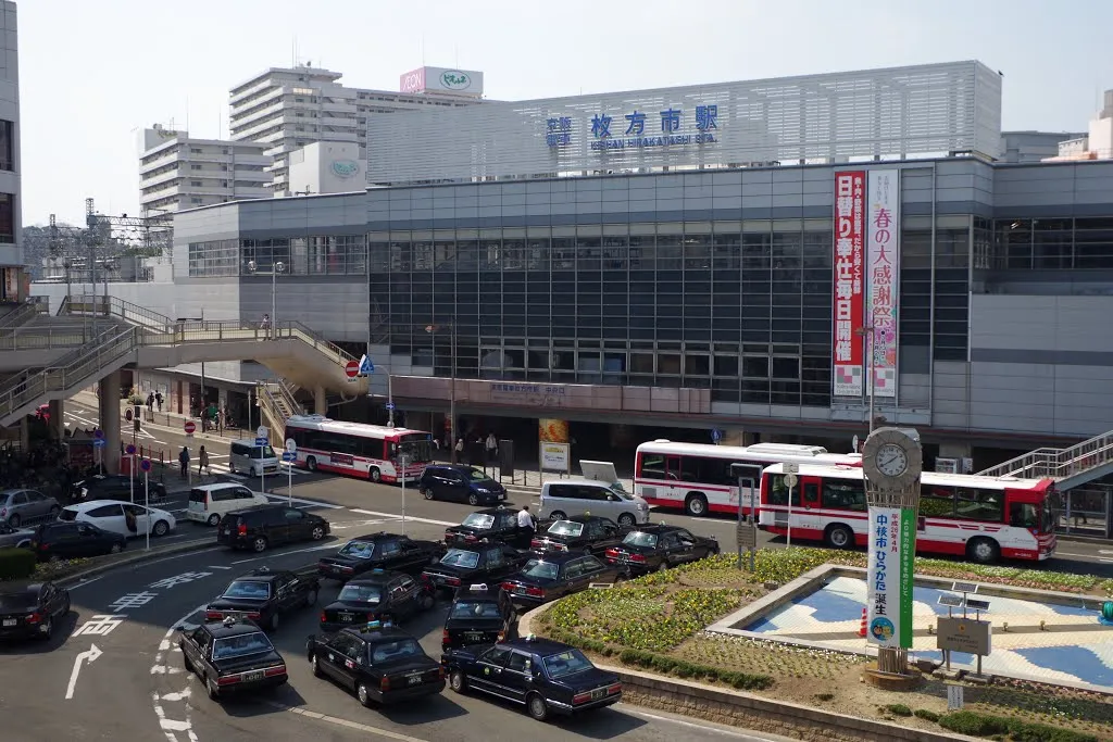 Hirakatashi Station