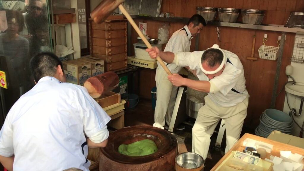 Nara mochi pounding