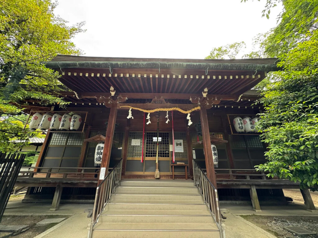 Hirakata Temples and Shrines: Perfect Day Trip Exploring Local History